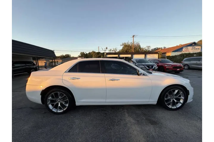 $16599 : 2015 300 C Platinum image 8