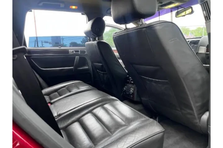 $8995 : 2006 Touareg V8 image 9