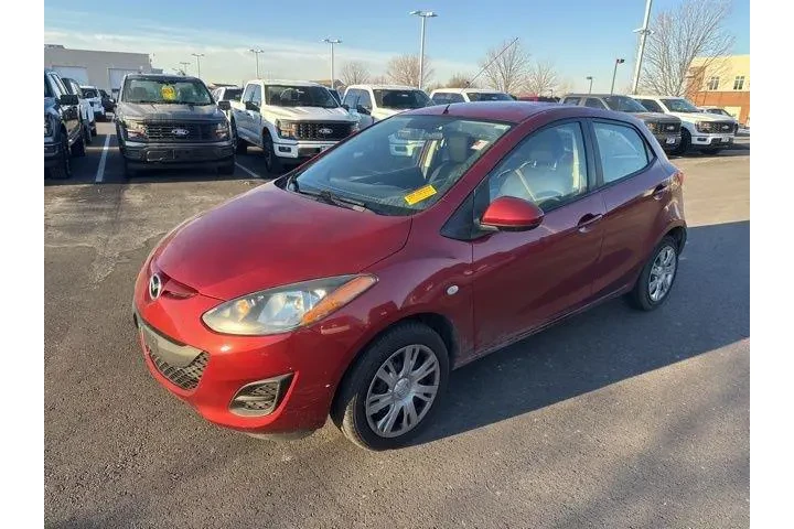 $10000 : Mazda Mazda2 2014 Sport 4dr image 3
