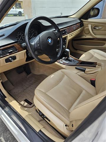 $7500 : 2011 Bmw 3 series image 9