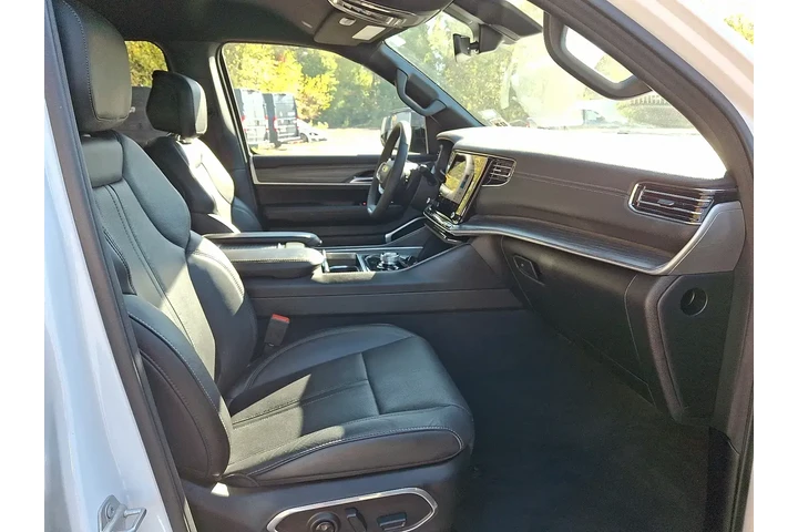 $39895 : Jeep Wagoneer L 2024 4x4 Ser image 8