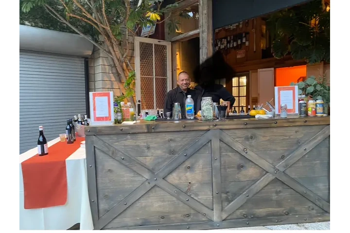 Bartender y Meseros image 2