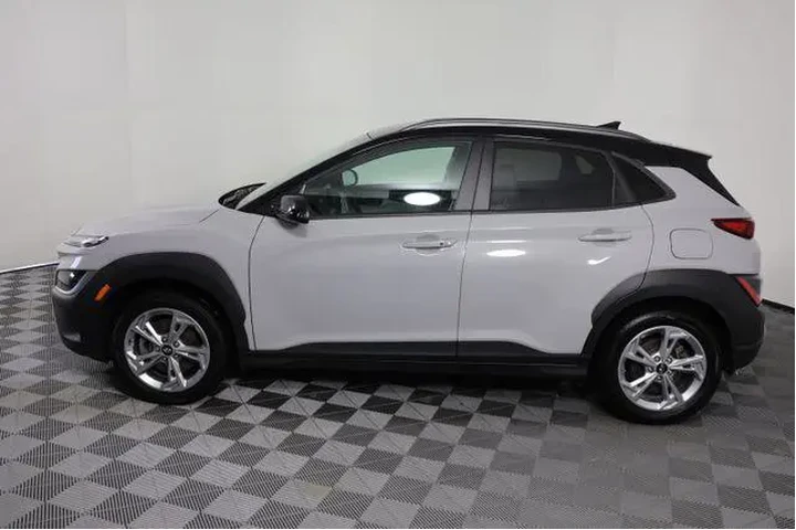 $20989 : Hyundai KONA 2023 AWD SEL 4d image 5