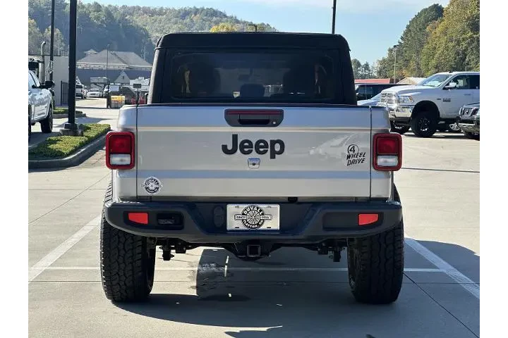 $28667 : Jeep Gladiator 2021 4x4 Spor image 6