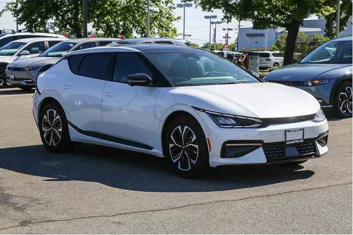 $27991 : Kia EV6 2024 GT-Line 4dr Cro image 6