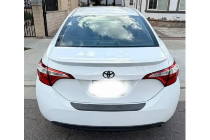 $3600 : Toyota Corolla 2015 image 4