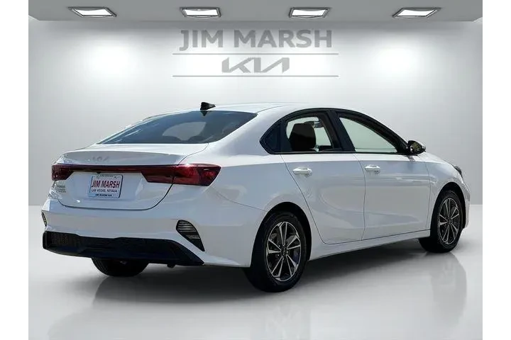 $18588 : Kia Forte 2023 LXS 4dr Sedan image 6
