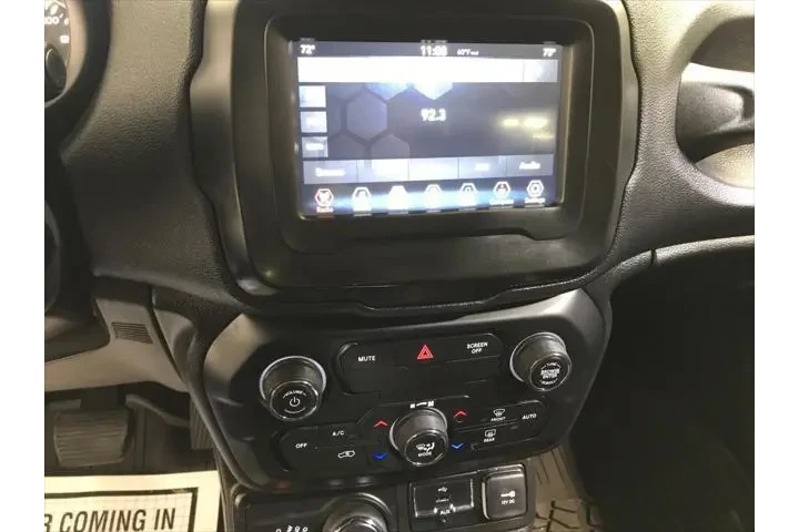 $13989 : Jeep Renegade 2018 4x4 Latit image 10