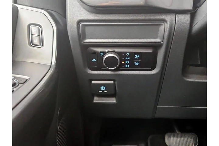 $31998 : Ford F-150 2023 4x4 XL 4dr S image 5