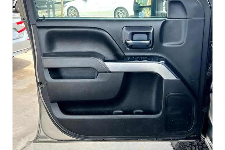 2017 Silverado 3500HD LT Crew image 10