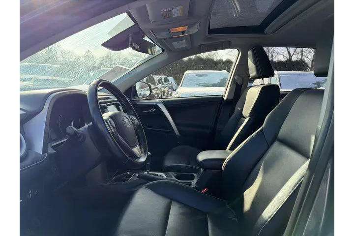 $17500 : Toyota RAV4 Hybrid 2017 AWD image 5