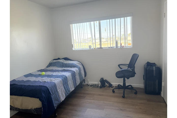 $900 : Rento cuarto image 4