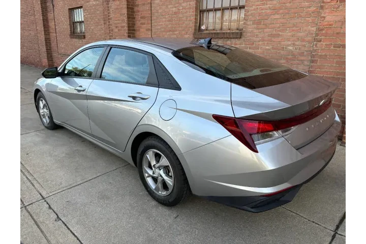 $11450 : 2021 Elantra SE image 7