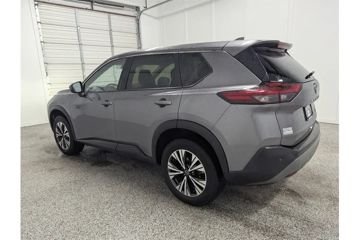 $21697 : Nissan Rogue 2023 SV 4dr Cro image 4