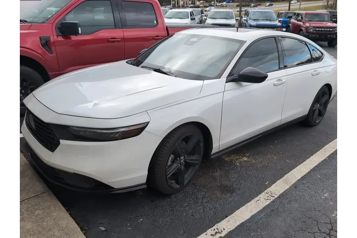 $26629 : Honda Accord Hybrid 2023 Spo image 2