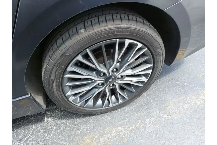 $17198 : Kia Forte 2024 GT-Line 4dr S image 9