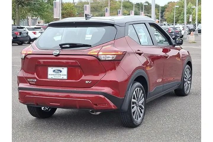 $20997 : Nissan Kicks 2024 SV 4dr Cro image 6