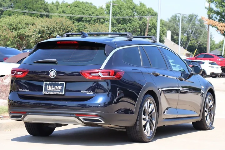 $19745 : 2018 Regal TourX Essence image 9