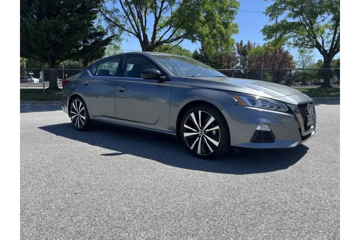 $7500 : 2021 Altima 2.5 SR image 5