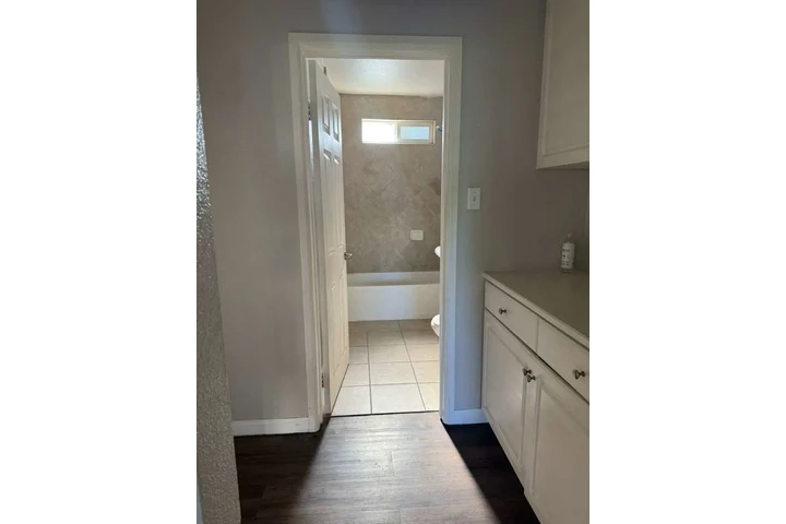 $1975 : ¡APARTAMENTOS EN RIVERSIDE! image 5