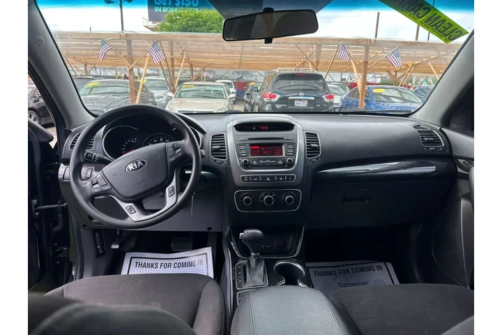 $8500 : 2015 KIA SORENTO2015 KIA SORE image 5
