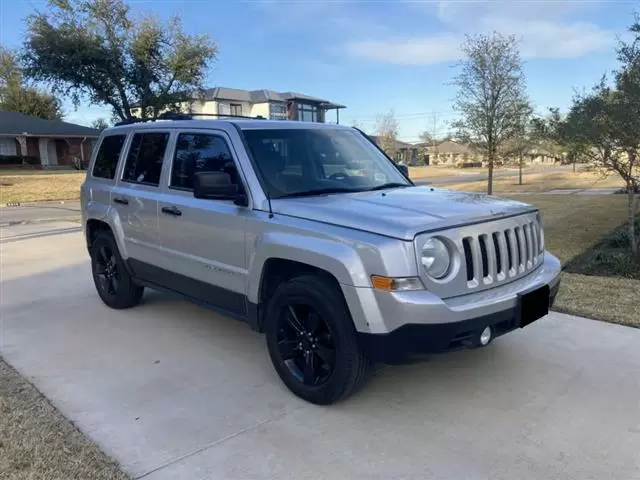 $4500 : 2013 Jeep Patriot Latitude SUV image 4