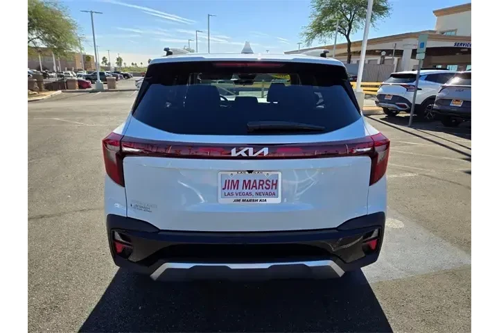 $21885 : Kia Seltos 2024 EX 4dr SUV image 5