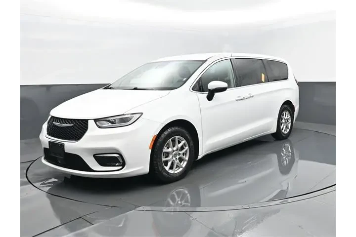 $23761 : Chrysler Pacifica 2023 Touri image 2