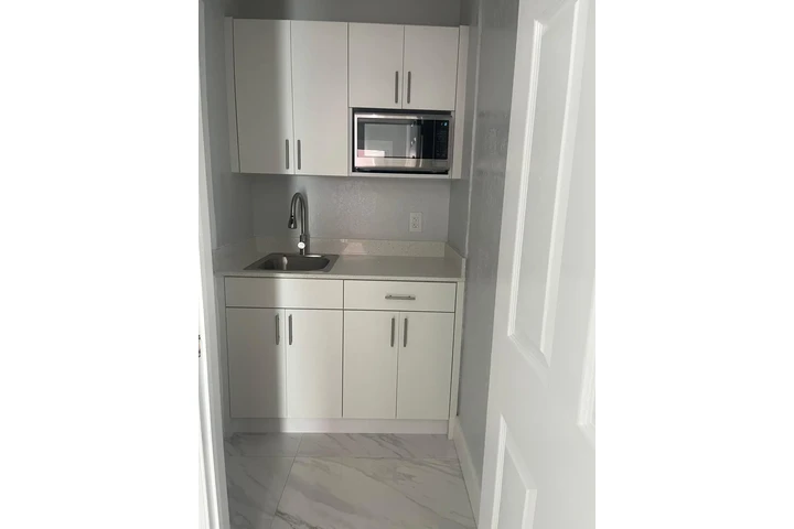 $1350 : Efficency image 3