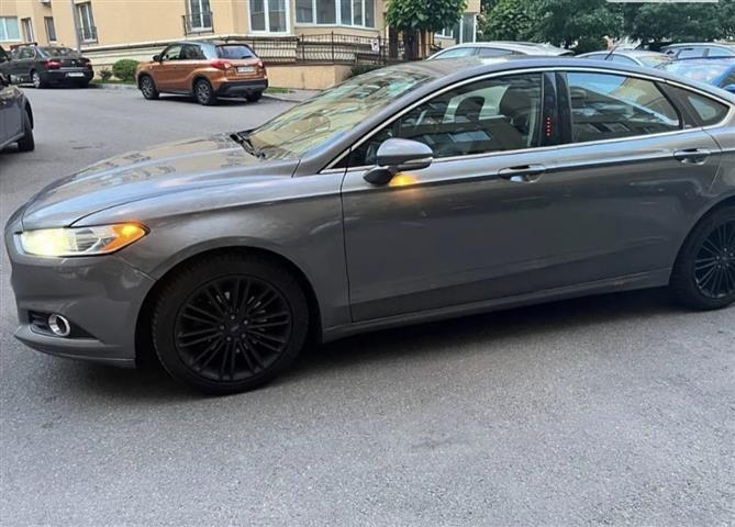 $3500 : Ford Fusion for sale image 3