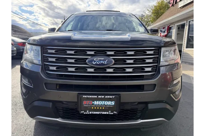 $7699 : 2017 Explorer XLT image 5