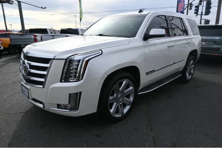 $21998 : 2015 Escalade Luxury image 5