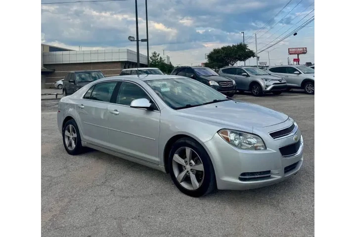 $2000 : 2011 Malibu LT image 1