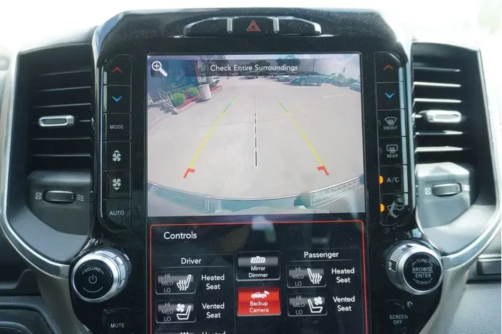 $30988 : Ram 1500 2019 4x2 Laramie 4d image 9