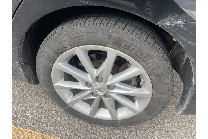 $10424 : Toyota Prius v 2012 Two 4dr image 6