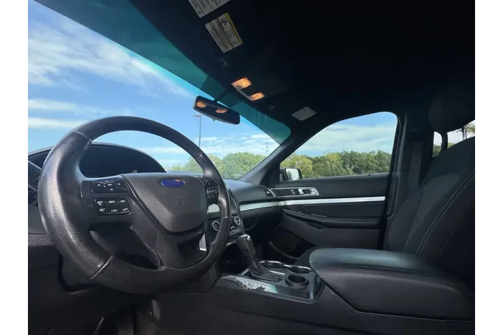 $7999 : 2016 Explorer XLT image 8