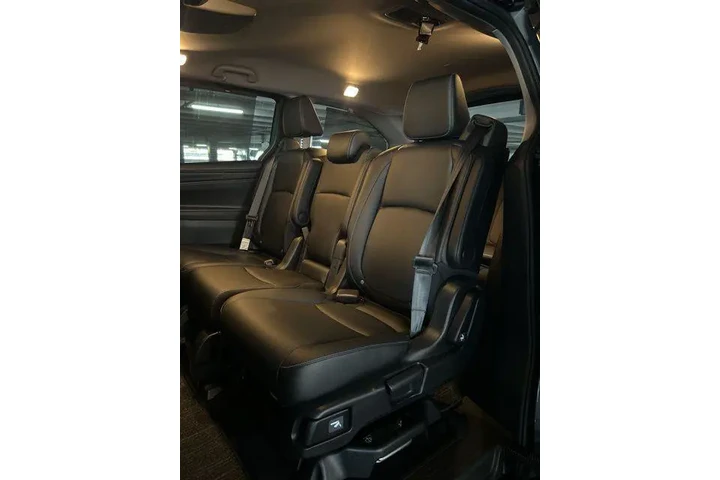 $39998 : Honda Odyssey 2024 Touring 4 image 5