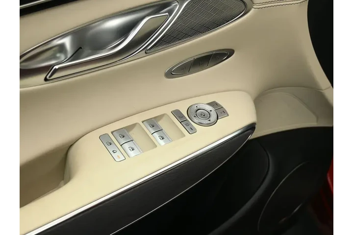 $38991 : Genesis GV70 2023 AWD 2.5T S image 10