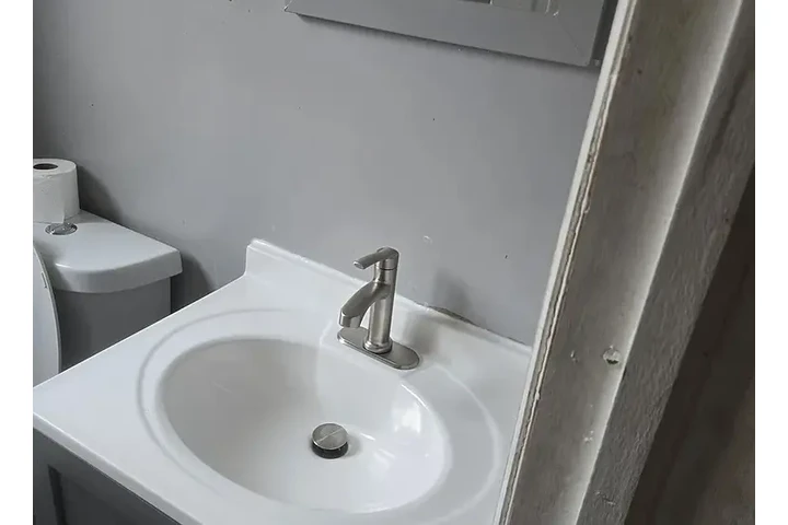 $1350 : HOUSE AVAILABLE IN CHICAGO IL image 3