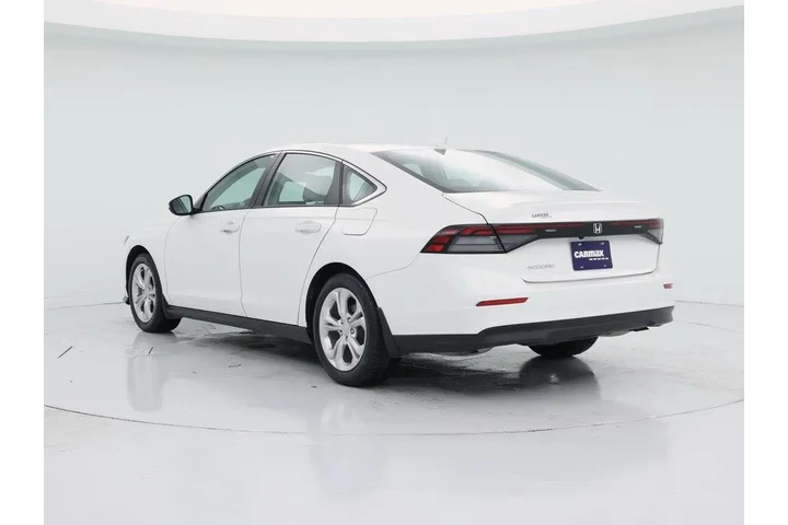 $26998 : Honda Accord 2024 LX 4dr Sed image 2