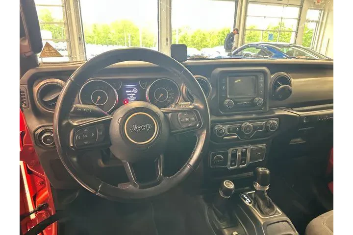 $17500 : Jeep Wrangler 2018 4x4 Sport image 2
