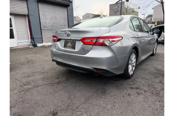 2019 TOYOTA CAMRY2019 TOYOTA image 10