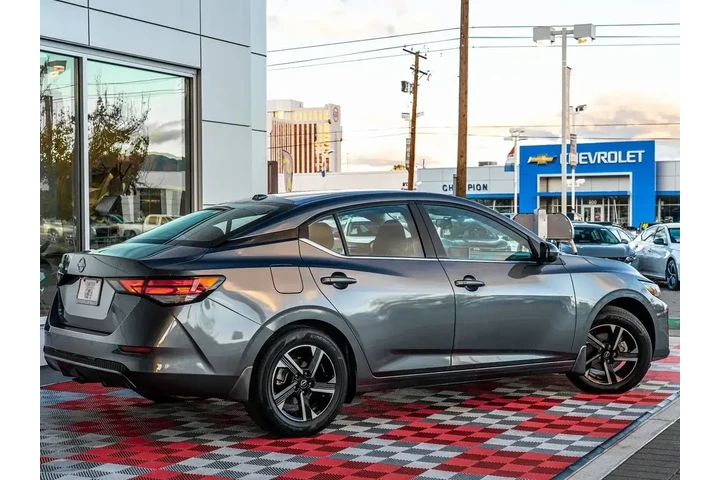 $17688 : Nissan Sentra 2025 SV 4dr Se image 2