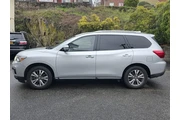 $13995 : 2019 Pathfinder SV thumbnail