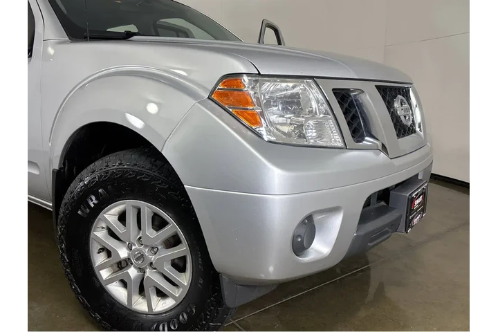 $17000 : 2018 Frontier SV V6 image 6