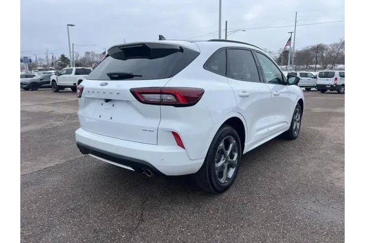 $24250 : Ford Escape 2023 AWD ST-Line image 4