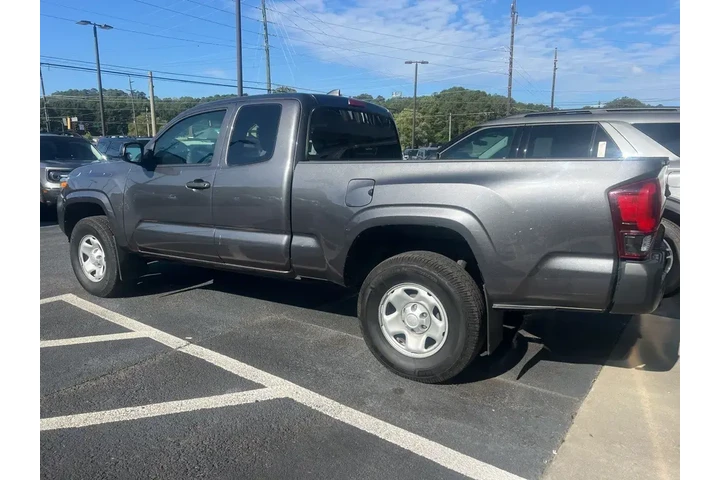 $20939 : Toyota Tacoma 2019 4x2 SR5 4 image 4