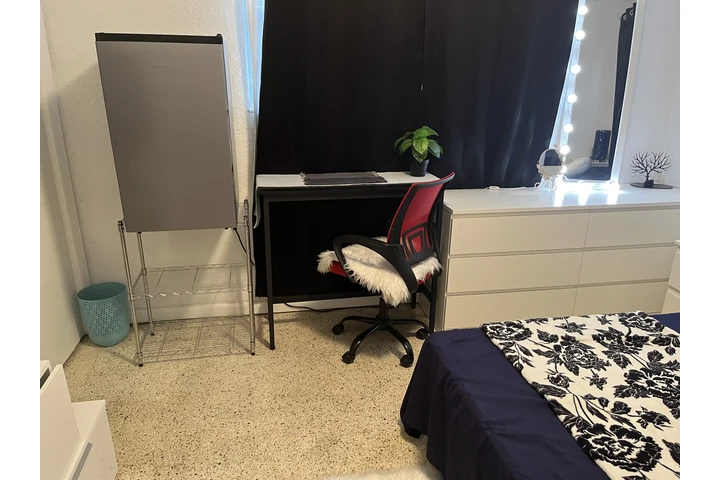 $750 : Habitación en casa de familia image 10