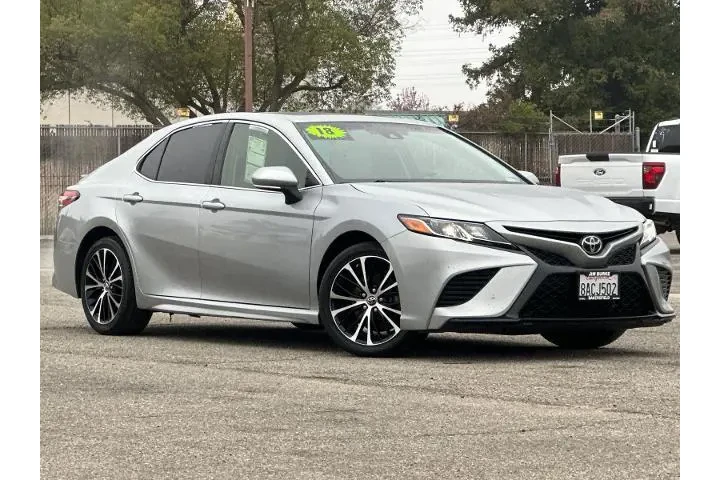 $18990 : Toyota Camry 2018 LE 4dr Sed image 1