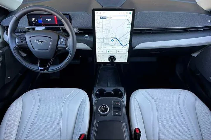 $26888 : Ford Mustang Mach-E 2023 Pre image 5